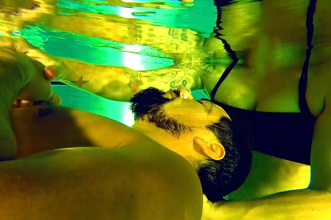 2 Hour Floating Harmony Couples Course - Price and logistics: is CHF43 entrance and $857.27 worth it?