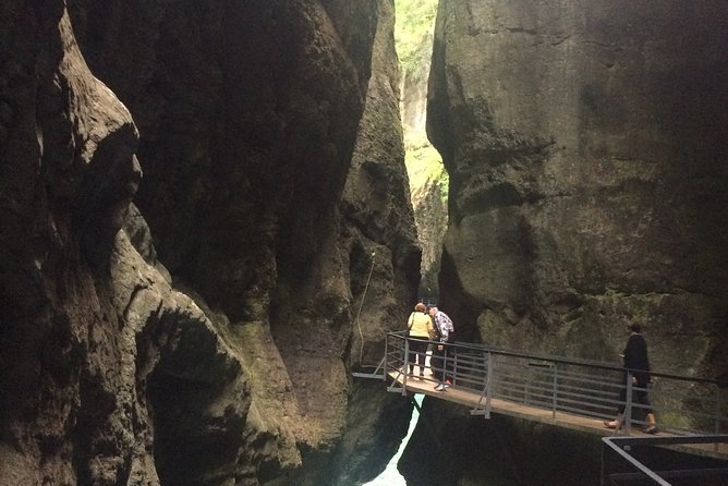 Best of Bernese Oberland Tour from Zurich - Lauterbrunnen and Staubbach Falls: 300 Meters Close-Up