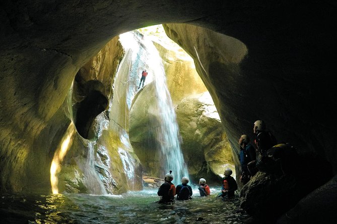 Canyoning Chli Schliere with OUTDOOR (Advanced) - Inside Chli Schliere: how the canyoning actually feels