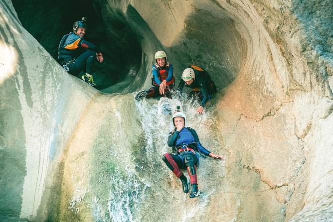 Canyoning Chli Schliere with OUTDOOR (Advanced) - The drive to Alpnach and switching into canyon gear