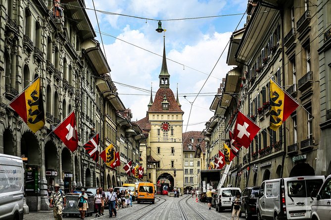 Cheese, Chocolate and Wine in the Bern Region from Luzern - Stop 3: Gruyères village for medieval views, cows, and time to eat