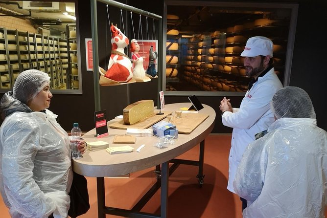 Chocolate, Cheese and Wine Tour in Luzern region - Why the guide is the real value: Chris and the weather-proof plan