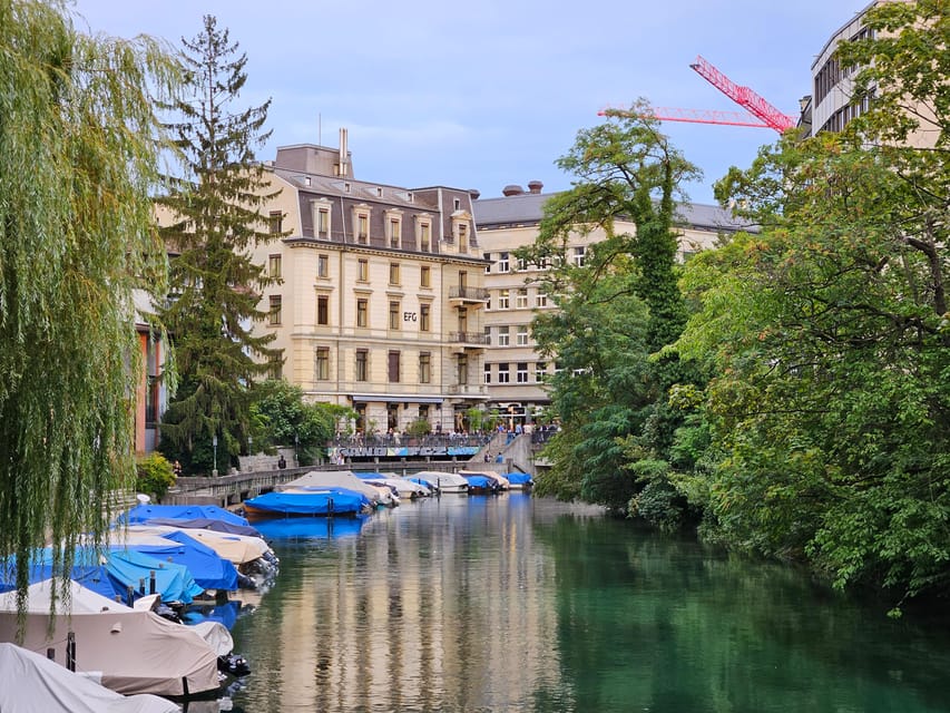 City tour historic old town Zurich - Starting at Hirschen-Platz, Then Getting the Lay of the Land