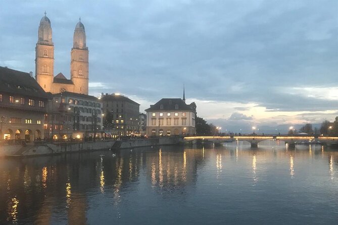 City tour Zurich with the city whispers from CHF 21.00 - Stop 5: Münsterhöfli and Frau Munster, Church History Plus Local Details