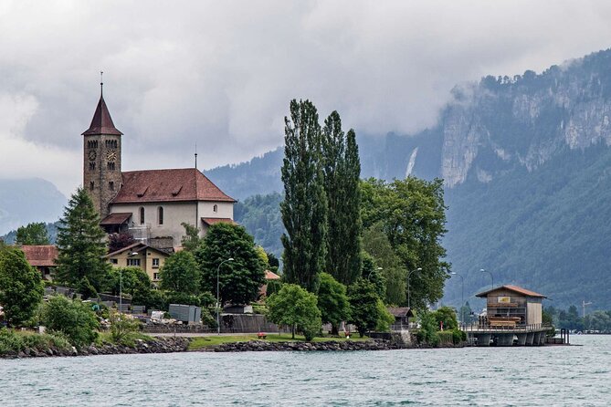 Day trip to Swiss Villages from Zurich - Small Group Tour by Car - Stop 2: Chälrütirank for Lake Sarnersee views and a fast photo win