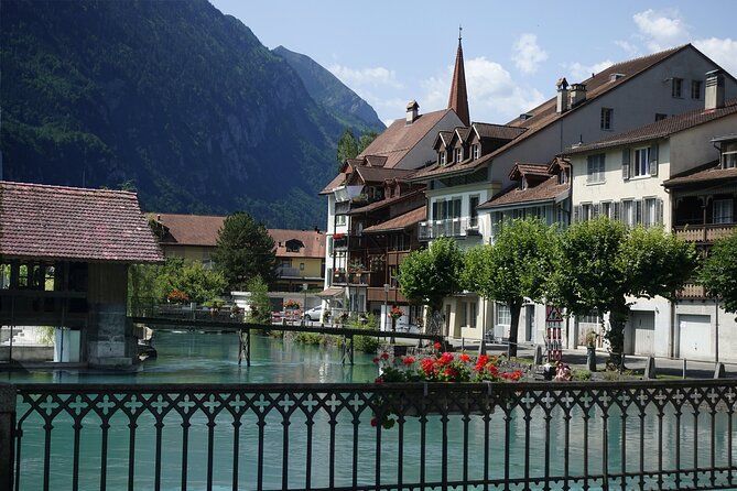 Daytrip to Swiss Villages: Interlaken Grindelwald & Lauterbrunnen - From Lucerne to the Bernese Oberland: the long scenic bus ride at the start