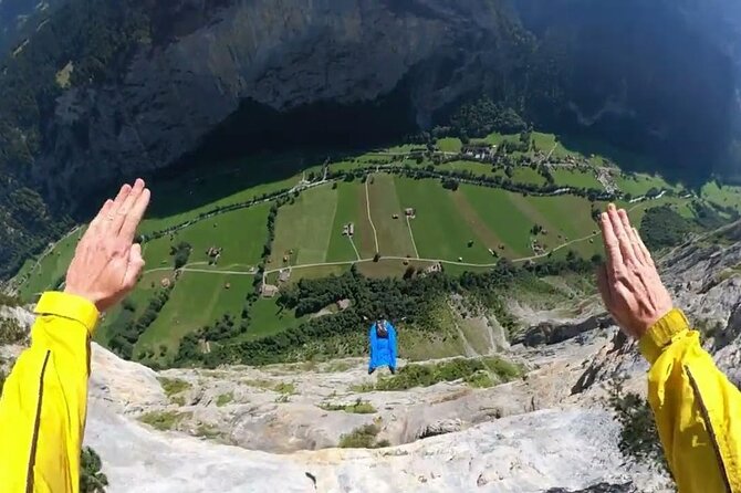 Discover Lauterbrunnen with CHEESE & CHOCOLATE - Getting there and staying comfortable: buses, timing, and the 45-minute flow