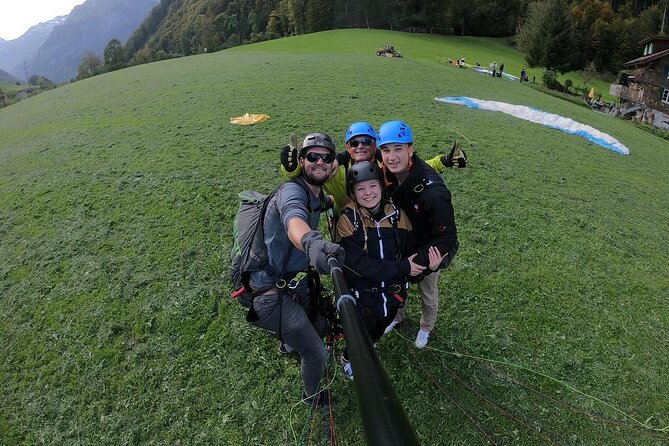 Discovery Flight Lucerne-Engelberg - Safety gear and the briefing that eases your nerves
