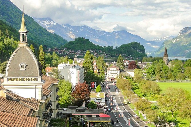 Explore Interlaken in 60 minutes with a Local - Marktgasse 1 to the Victoria Jungfrau Grand Hotel, a route with an end-point