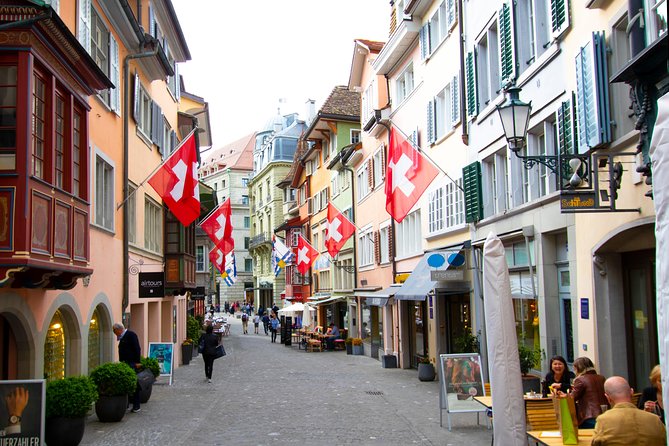 Explore Zurich in 60 minutes with a Local - A 60-minute Zurich walk that actually helps you plan the rest