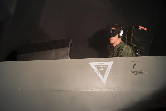 F / A-18 fighter jet flight simulator in Zurich - Why Fly the F/A-18 Simulator Instead of Just Watching Planes?