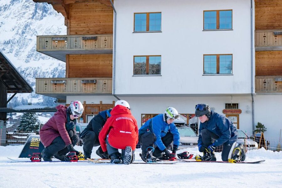 From Interlaken: Afternoon Beginners Snowboarding Lesson - Timing: How a 5-Hour Afternoon Lesson Usually Feels
