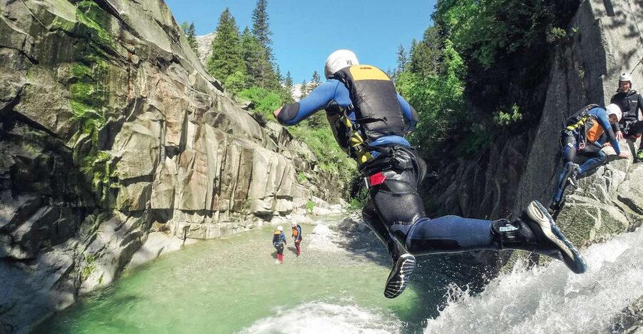 From Interlaken: Grimsel Gorge Canyoning Tour - Lunch, Picnic, and Getting Clean Back in Interlaken