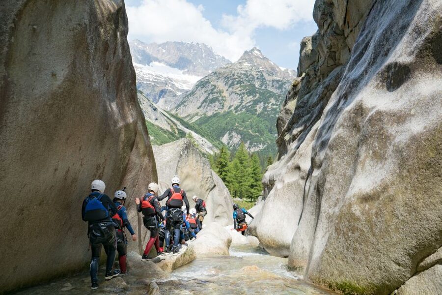 From Interlaken: Grimsel Gorge Canyoning Tour - Starting the Gorge With a Compulsory 50-Meter Rappel