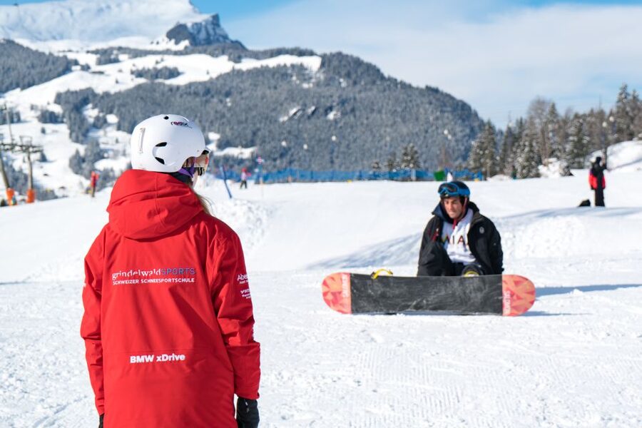 From Interlaken: Grindelwald Beginners Snowboarding Lesson - How drag lifts and magic carpets save your legs (and your mood)
