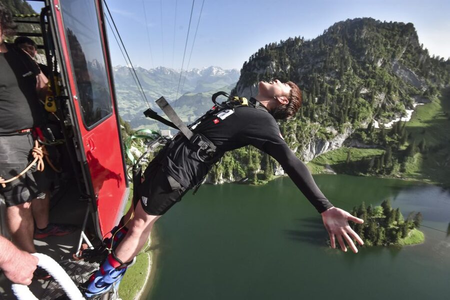 From Interlaken: Stockhorn Bungee Jump - The Guide Team and the Flow of the Day