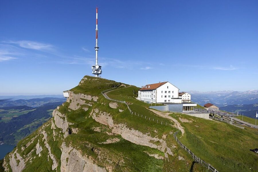 From Zurich: Day Trip to Rigi and Lake Lucerne - Zurich To Weggis, Where The Day Trip Starts To Feel Real