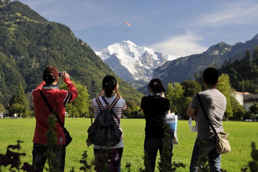 From Zurich or Lucerne: 2-Day Jungfraujoch Tour - Interlaken vs. Grindelwald on Night One: Pick Your Pace