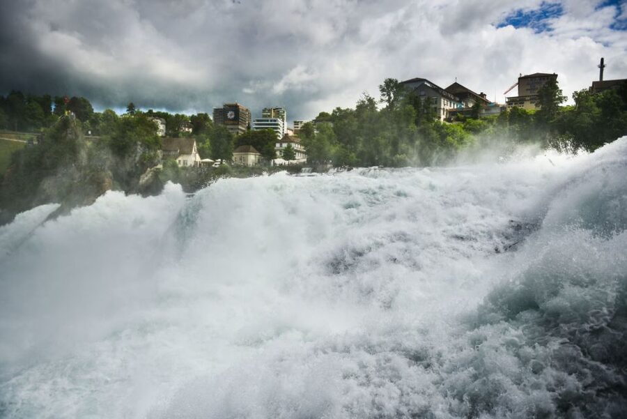 From Zurich to The Rhine Falls - Photo Timing and What to Watch for During Your Stops