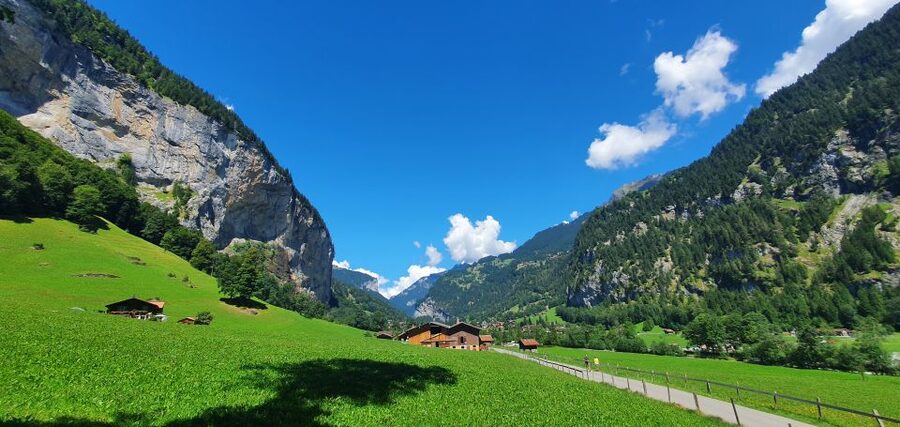 From Zurich: Waterfalls Valley & Aareschlucht Gorge Day Tour - Why Lauterbrunnen Valley makes this day trip work