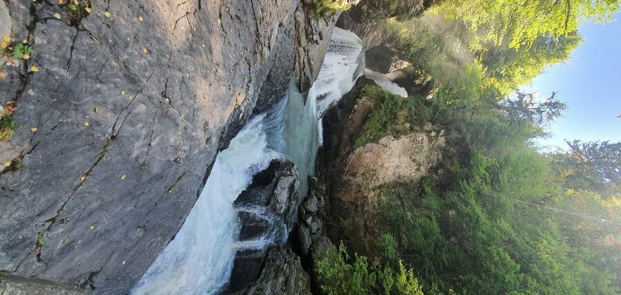 From Zurich: Waterfalls Valley & Aareschlucht Gorge Day Tour - Should you book this Zurich waterfalls day tour?