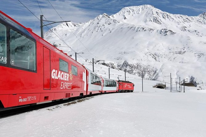 Glacier Express Panoramic Train Round Trip from Zürich With Private Guide - Meeting in Zurich and the First Scenic Leg to Chur