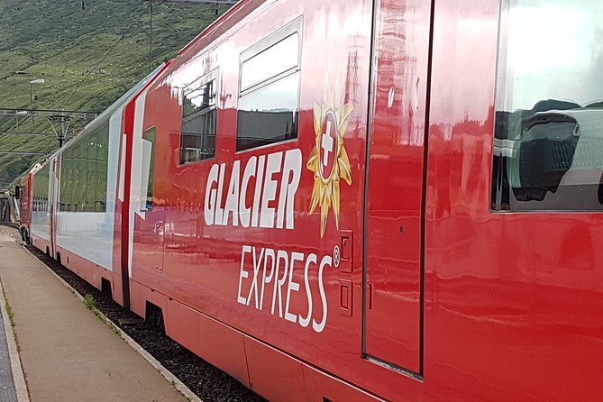 Glacier Express Panoramic Train Round Trip from Zürich With Private Guide - Rhine Gorge From the Train: Ruinaulta Between Ilanz and Reichenau