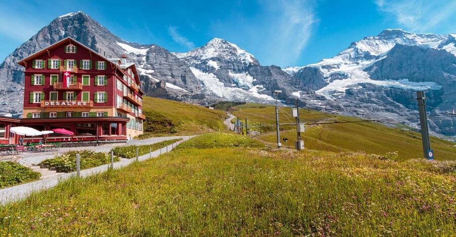 Grindelwald-Scheidegg-Lauterbrunnen Small Group Tour - Grindelwald street stroll: chalet vibes before the climb