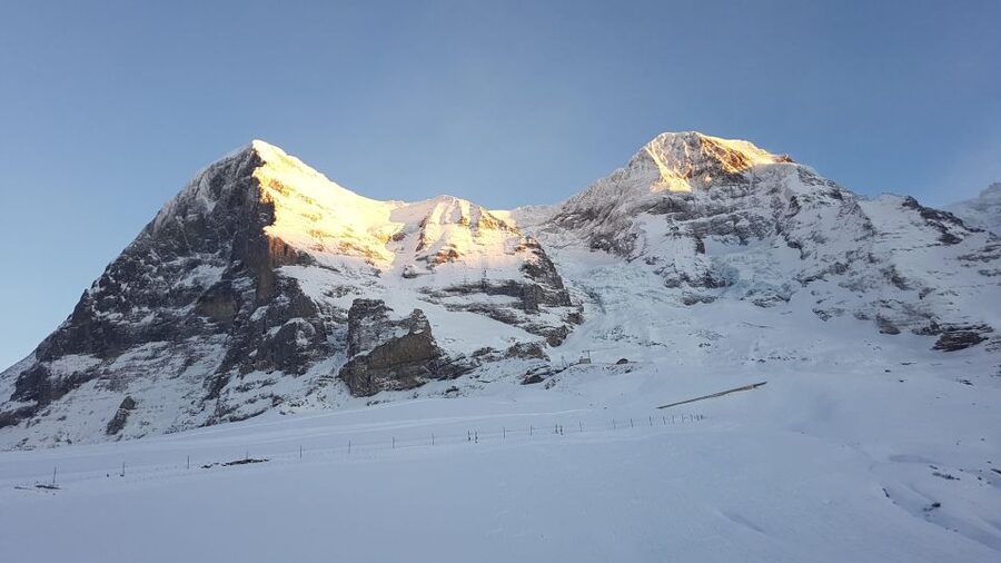 Grindelwald-Scheidegg-Lauterbrunnen Small Group Tour - Lauterbrunnen and Staubbach waterfall: the big finish