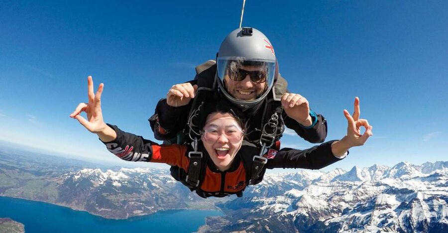 Interlaken: Airplane Skydiving over the Swiss Alps - The 15-minute scenic flight: Interlaken lakes and Alpine landmarks