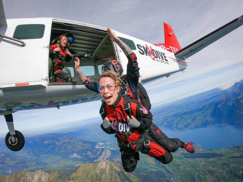 Interlaken: Airplane Skydiving over the Swiss Alps - Group size, pacing, and what to do with nerves