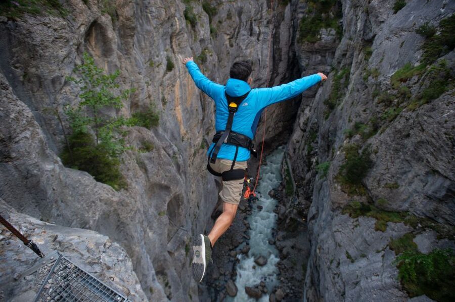 Interlaken: Canyon Swing in Grindelwald - Why This Canyon Swing Feels So Intense in the Swiss Alps