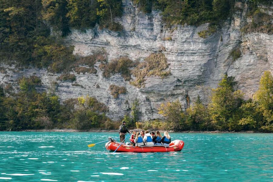 Interlaken: Chocolate Fondue Float - Start smart: meet and greet, life jacket, and safety briefing