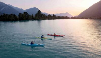 Kayak Tour of the Turquoise Lake Brienz