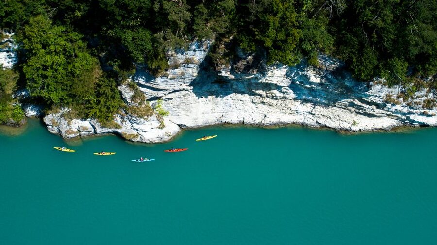 Interlaken: Kayak Tour of the Turquoise Lake Brienz - Photos included, and why that changes the value