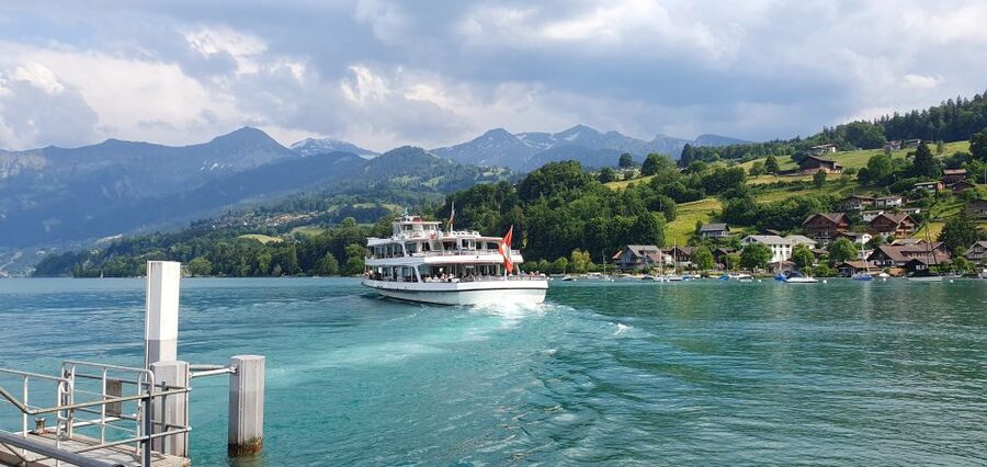 Interlaken: Lake Thun and Lake Brienz Boat Cruises Day Pass - Tips to make the most of Lake Thun and Lake Brienz