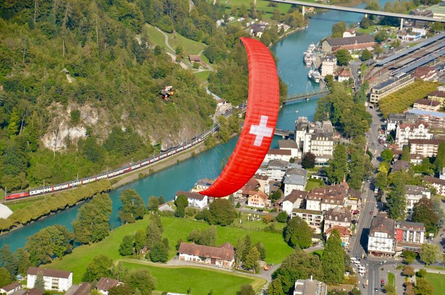 Interlaken: Paragliding Tandem High Flight - Who should book this tandem high flight from Interlaken