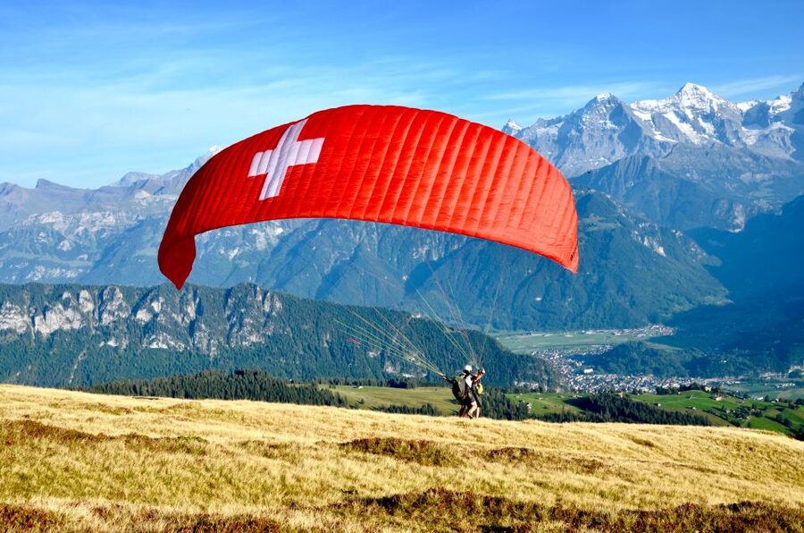 Interlaken: Paragliding Tandem High Flight - Should you book the Interlaken paragliding tandem flight?