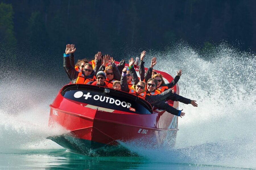 Interlaken: Winter Jetboat Ride on Lake Brienz - Winter Jetboat on Lake Brienz: what the 35 minutes are really like