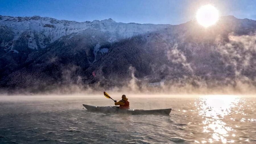 Interlaken: Winter Kayak Tour on Lake Brienz - Price and value at $175: what you are paying for