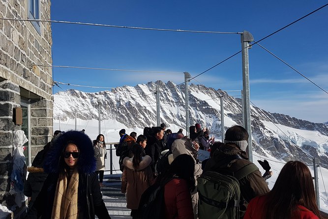 Jungfraujoch Top of Europe Private Day Trip from Interlaken - The Lindt chocolate stop: short, included, and easy to time
