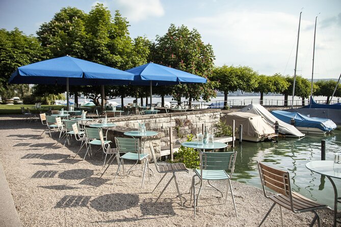 Lake Zurich boat tour for an afternoon ! - From the Quaibrücke into the Limmat: city views you cannot get on foot