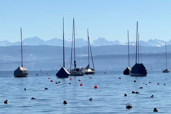 LINDT Home of Chocolate, Cruise On Lake Zurich And Old Town Walking Tour - The Zurich shortcut: Bahnhofstrasse, Paradeplatz, then Old Town