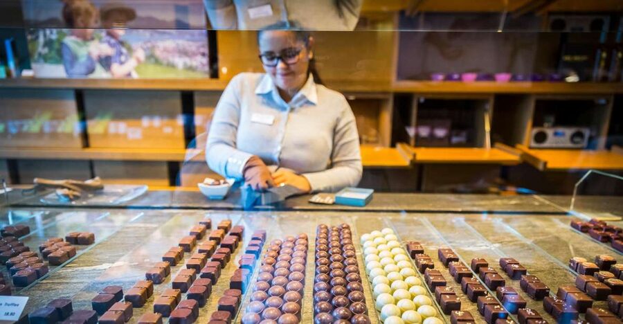 Lucerne: Chocolate Tasting with Lake Trip and City Tour - Getting Started at Bahnhof Luzern, and Why the Location Helps
