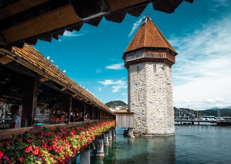 Lucerne: Express Walk with a Local in 60 minutes - Key things to know before you go