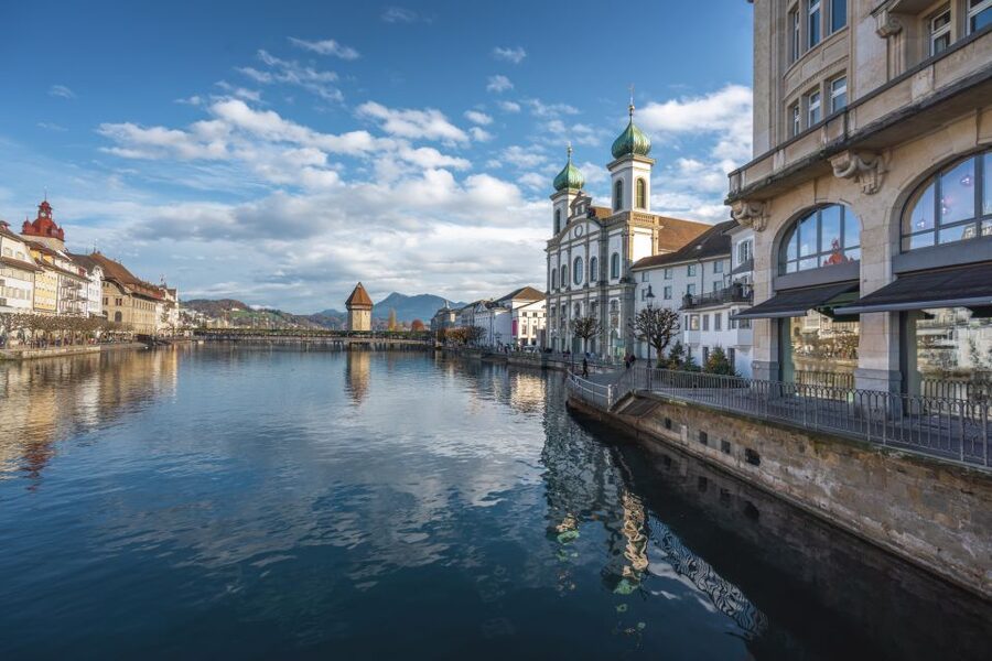 Lucerne: Express Walk with a Local in 60 minutes - Price and time: is $102 per person a good deal?