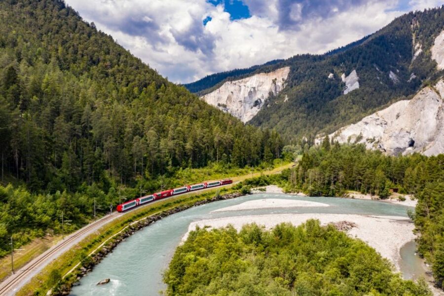 Lucerne: Glacier Express's Swiss Alps & Lucerne Private Tour - Glacier Express through the Oberalp section: the views, the guide, and the meal choice