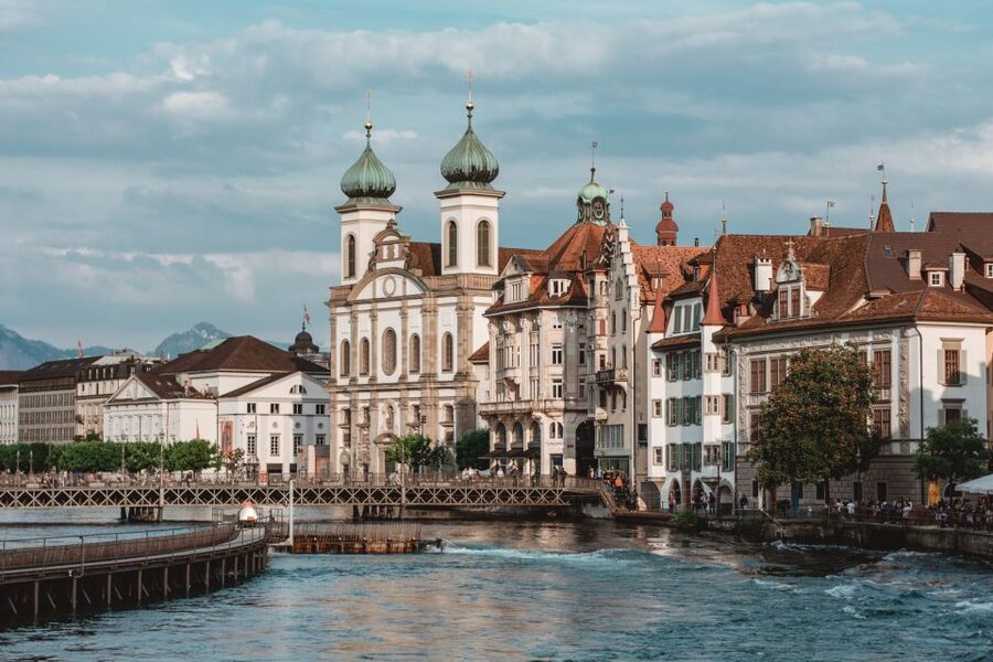 Lucerne: Guided Walking Tour with an Official Guide - Pacing, what you see in 1.5 hours, and how not to feel rushed
