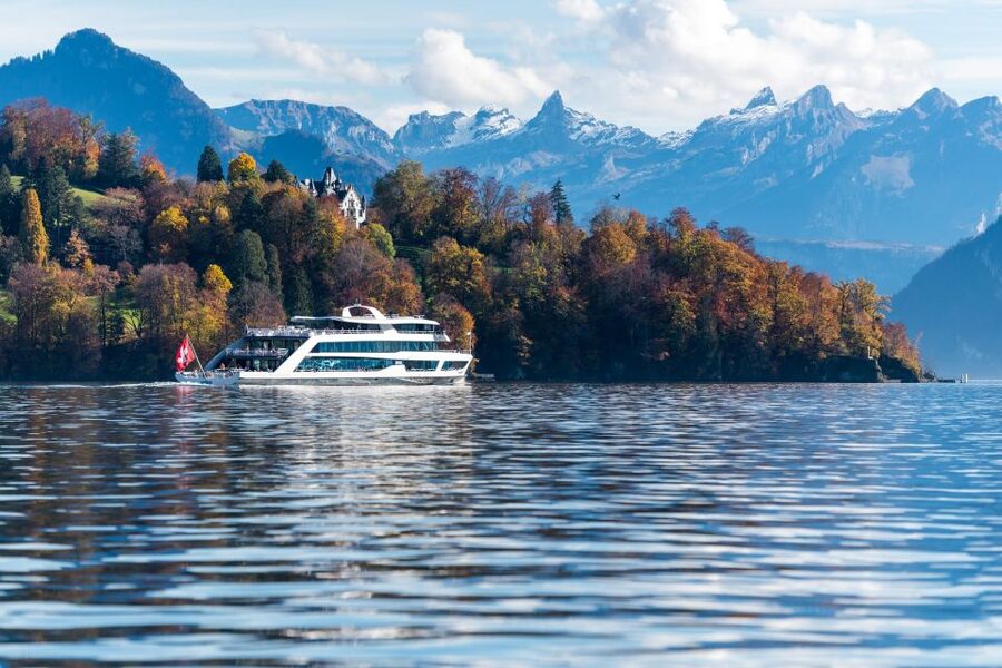 Lucerne: Lake Lucerne 1st Class Cruise with Gourmet Lunch - First Class lunch on Lake Lucerne, not just a boat ride