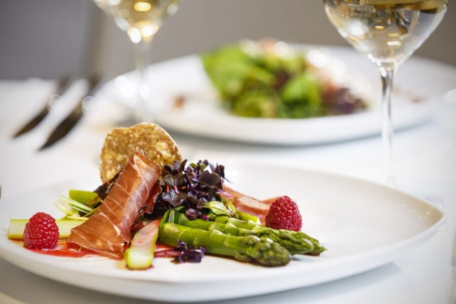 Lucerne: Lake Lucerne 1st Class Cruise with Gourmet Lunch - What the 3-course gourmet lunch is actually like on board